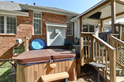 Exterior - 648 E Lakewood Pl, Springfield, MO 65810 photo 5 of 8