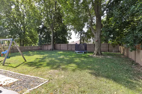 Exterior - 648 E Lakewood Pl, Springfield, MO 65810 photo 7 of 8