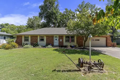 Exterior - 782 W Deerfield St, Springfield, MO 65807 photo 1 of 17