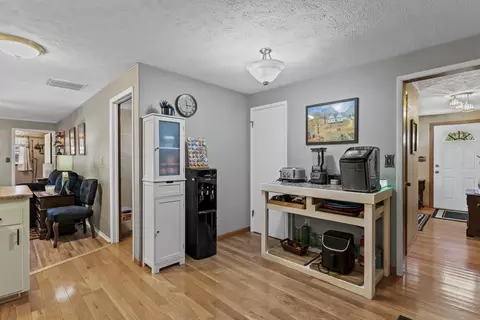 Entry Way - 782 W Deerfield St, Springfield, MO 65807 photo 3 of 3