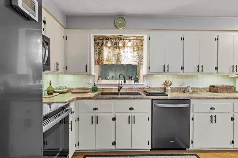 Kitchen - 782 W Deerfield St, Springfield, MO 65807 photo 1 of 4