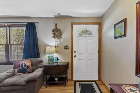 Entry Way - 782 W Deerfield St, Springfield, MO 65807 photo 1 of 3