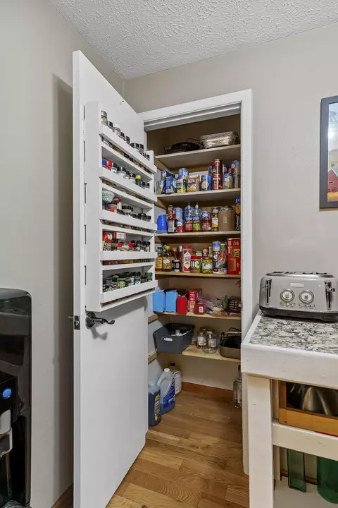 Kitchen - 782 W Deerfield St, Springfield, MO 65807 photo 4 of 4