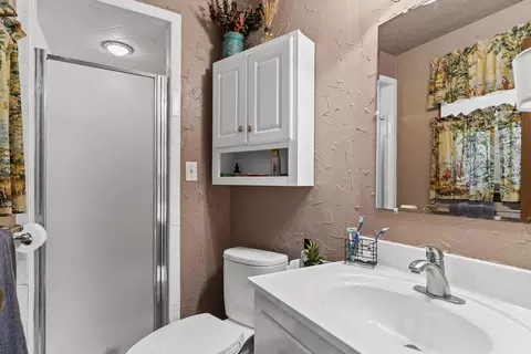 Bath - 782 W Deerfield St, Springfield, MO 65807 photo 2 of 2