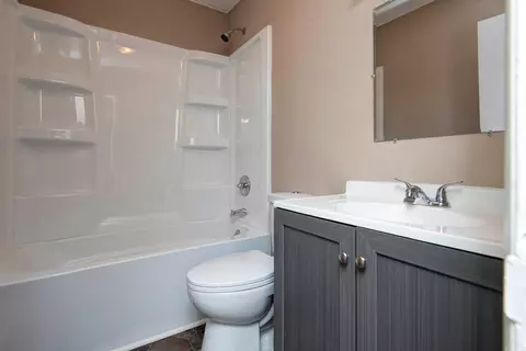Bath - 1427 S Pickwick Ave, Springfield, MO 65804 photo 1 of 1