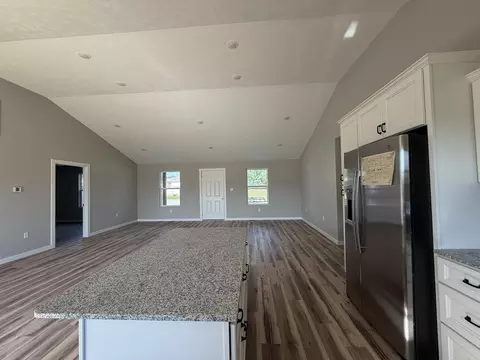 Living - 824 Birch St, Buffalo, MO 65622 photo 3 of 6