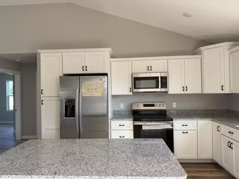 Kitchen - 824 Birch St, Buffalo, MO 65622 photo 2 of 2