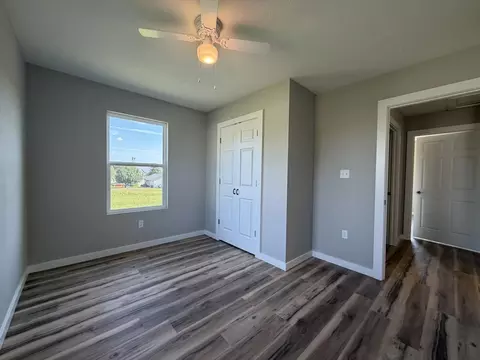 Bedroom - 824 Birch St, Buffalo, MO 65622 photo 2 of 5
