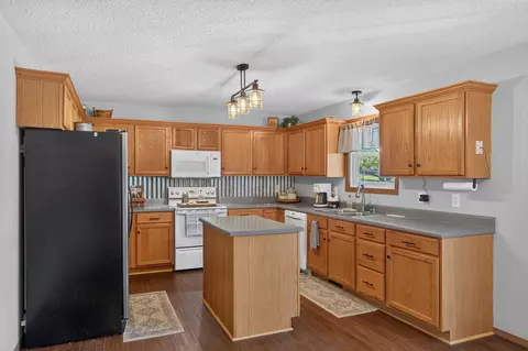 Kitchen - 296 Rogers Ln, Sparta, MO 65753 photo 1 of 2