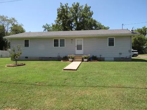 501 S West St, Mountain Grove, MO 65711