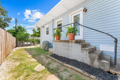 Exterior - 700 Brown St, Branson, MO 65616 photo 6 of 8
