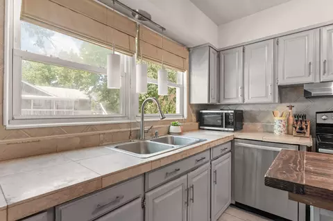Kitchen - 700 Brown St, Branson, MO 65616 photo 3 of 4