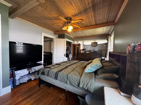 Bedroom - 827 Main St, Cabool, MO 65689 photo 4 of 4