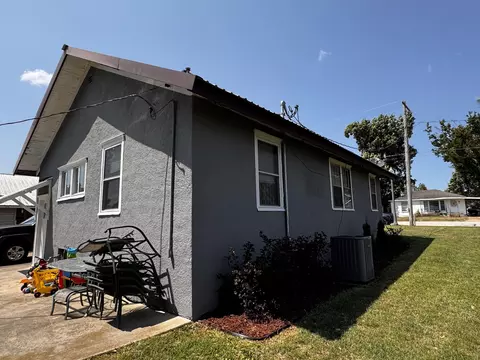 Exterior - 827 Main St, Cabool, MO 65689 photo 3 of 15