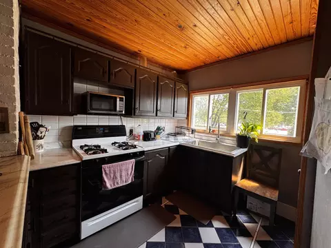 Kitchen - 827 Main St, Cabool, MO 65689 photo 3 of 6