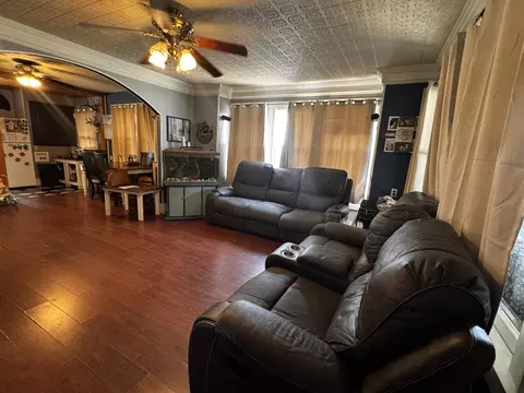 Living - 827 Main St, Cabool, MO 65689 photo 1 of 2