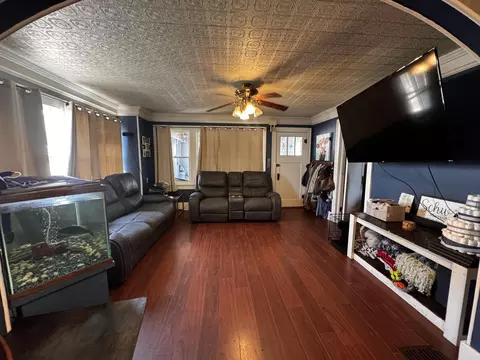 Living - 827 Main St, Cabool, MO 65689 photo 2 of 2