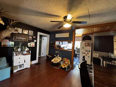 Entry Way - 827 Main St, Cabool, MO 65689 photo 3 of 5