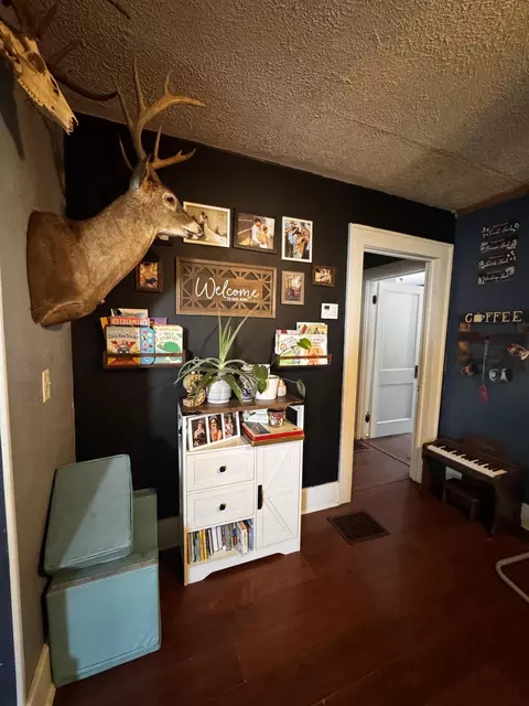 Entry Way - 827 Main St, Cabool, MO 65689 photo 1 of 5