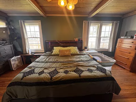Bedroom - 827 Main St, Cabool, MO 65689 photo 3 of 4