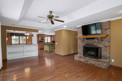 Living - 5455 S Farm Road 137, Springfield, MO 65810 photo 3 of 4