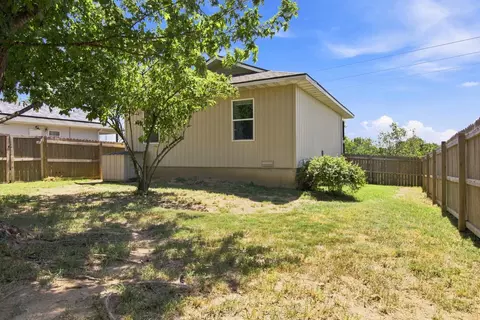Exterior - 2217 W Hope Rd, Springfield, MO 65803 photo 7 of 8