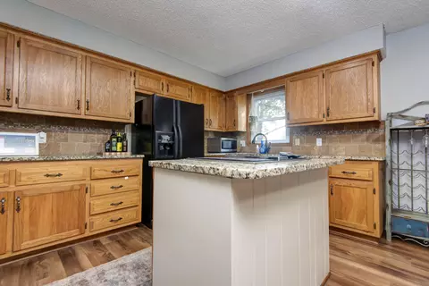 Kitchen - 4810 S Warwick Ave, Springfield, MO 65804 photo 2 of 3