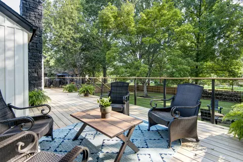 Exterior - 4810 S Warwick Ave, Springfield, MO 65804 photo 6 of 9