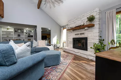 Living - 4810 S Warwick Ave, Springfield, MO 65804 photo 3 of 4