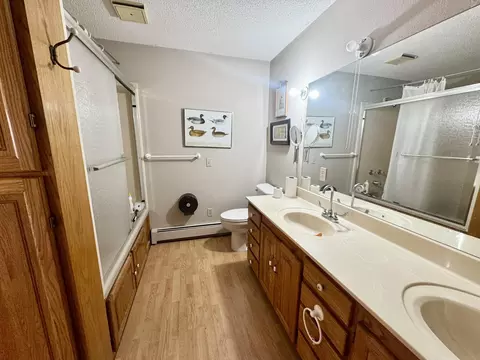 Bath - 795 Anthony Rd, Pineville, MO 64856 photo 1 of 3