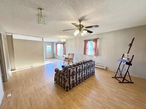 Living - 795 Anthony Rd, Pineville, MO 64856 photo 7 of 10