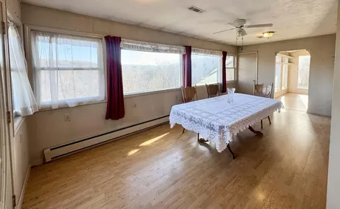 Dining - 795 Anthony Rd, Pineville, MO 64856 photo 4 of 4
