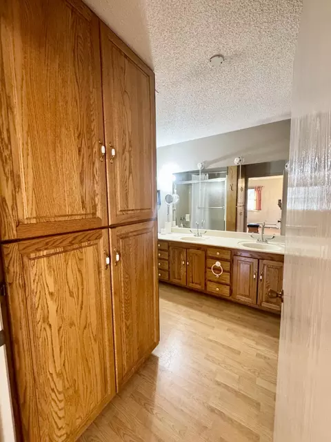 Bath - 795 Anthony Rd, Pineville, MO 64856 photo 2 of 3