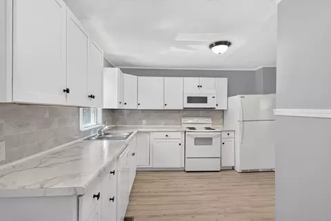 Kitchen - 210 E Georgia St, Ozark, MO 65721 photo 4 of 5