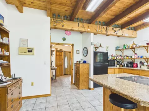 Kitchen - 12283 Stave Mill Rd, Cabool, MO 65689 photo 2 of 6
