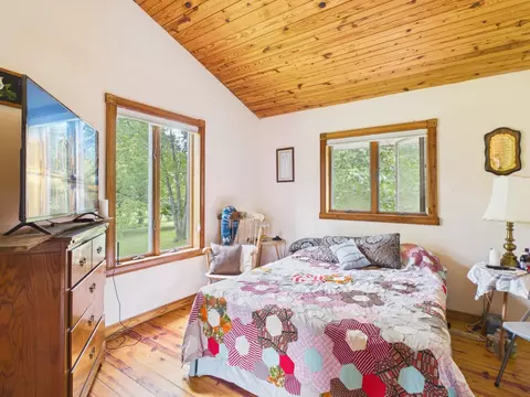 Bedroom - 12283 Stave Mill Rd, Cabool, MO 65689 photo 9 of 10