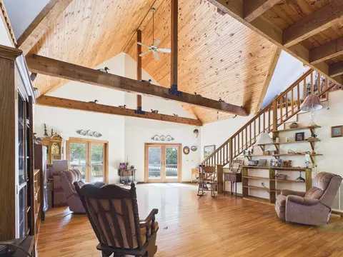 Living - 12283 Stave Mill Rd, Cabool, MO 65689 photo 2 of 3