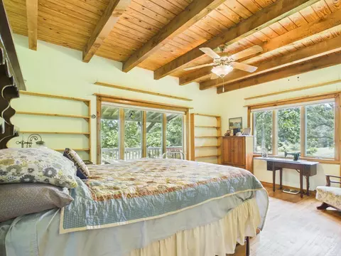 Bedroom - 12283 Stave Mill Rd, Cabool, MO 65689 photo 1 of 10