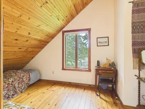 Bedroom - 12283 Stave Mill Rd, Cabool, MO 65689 photo 6 of 10
