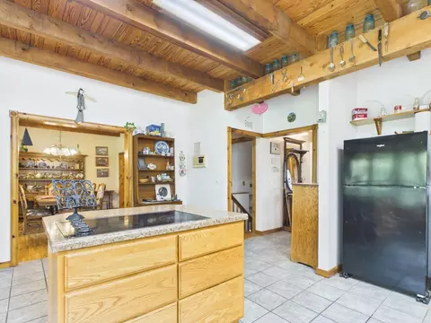 Kitchen - 12283 Stave Mill Rd, Cabool, MO 65689 photo 4 of 6