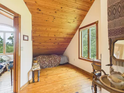 Bedroom - 12283 Stave Mill Rd, Cabool, MO 65689 photo 7 of 10