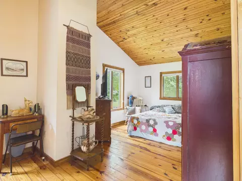 Bedroom - 12283 Stave Mill Rd, Cabool, MO 65689 photo 5 of 10