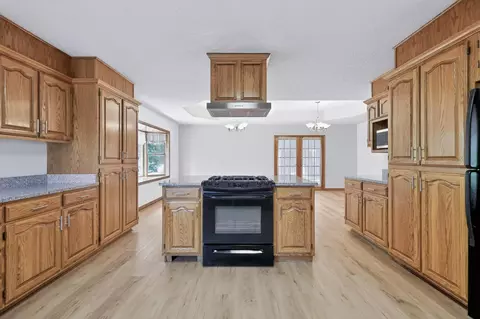 Kitchen - 3367 Kapok Dr, Seneca, MO 64865 photo 4 of 5
