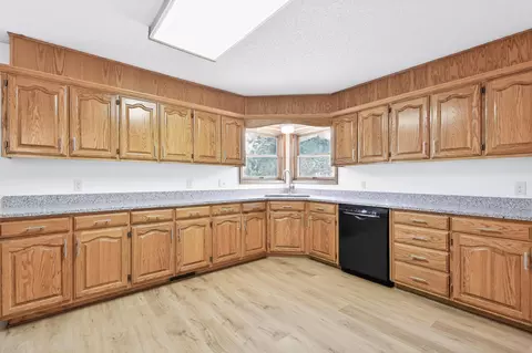 Kitchen - 3367 Kapok Dr, Seneca, MO 64865 photo 3 of 5