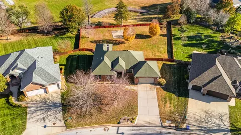 View/Area - 5072 E Hedgerow Dr, Springfield, MO 65802 photo 1 of 9