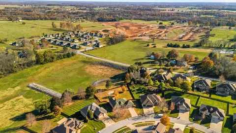 View/Area - 5072 E Hedgerow Dr, Springfield, MO 65802 photo 5 of 9