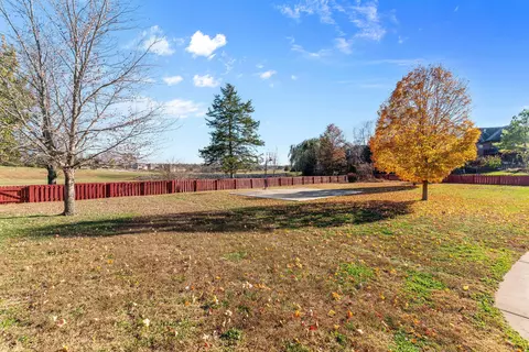 Exterior - 5072 E Hedgerow Dr, Springfield, MO 65802 photo 12 of 14