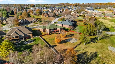View/Area - 5072 E Hedgerow Dr, Springfield, MO 65802 photo 7 of 9