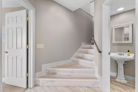 Entry Way - 5072 E Hedgerow Dr, Springfield, MO 65802 photo 3 of 3