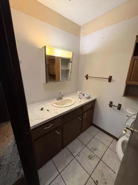 Bath - 4710 State Route A, Macomb, MO 65702 photo 2 of 4